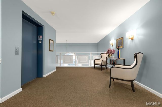 526 Sarah Lane 22, Creve Coeur, MO 63141