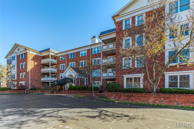 526 Sarah Lane 22, Creve Coeur, MO 63141