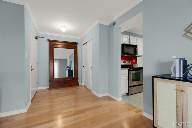 526 Sarah Lane 22, Creve Coeur, MO 63141