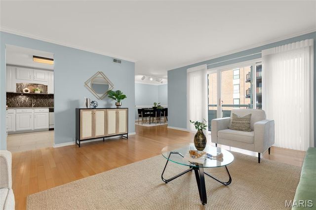 526 Sarah Lane 22, Creve Coeur, MO 63141