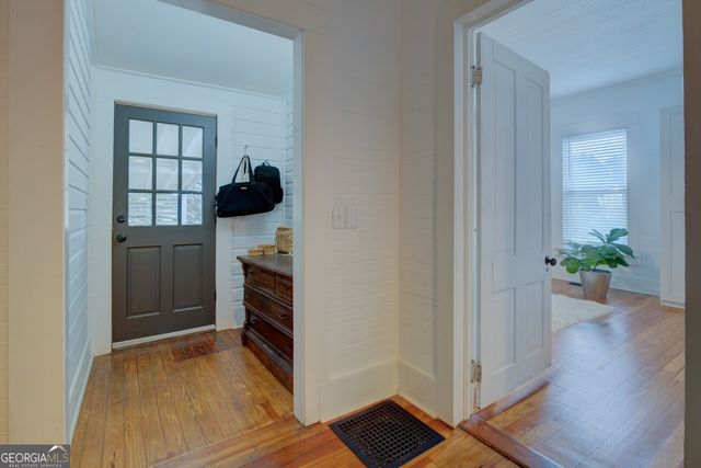 2 N Broad, Porterdale, GA 30014