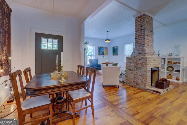 2 N Broad, Porterdale, GA 30014