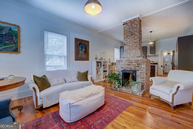 2 N Broad, Porterdale, GA 30014