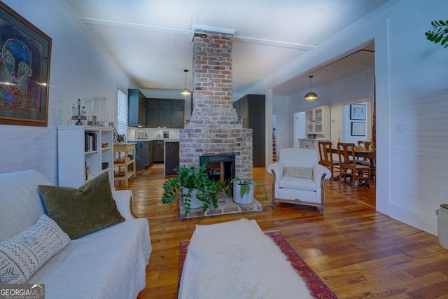 2 N Broad, Porterdale, GA 30014