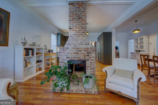 2 N Broad, Porterdale, GA 30014