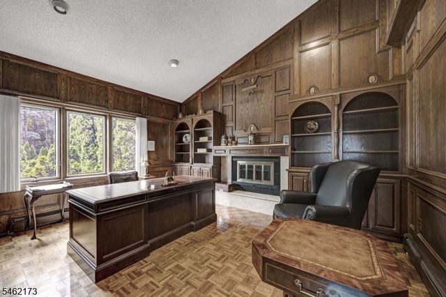 25 Woodbine Rd, Florham Park Boro, NJ 07932