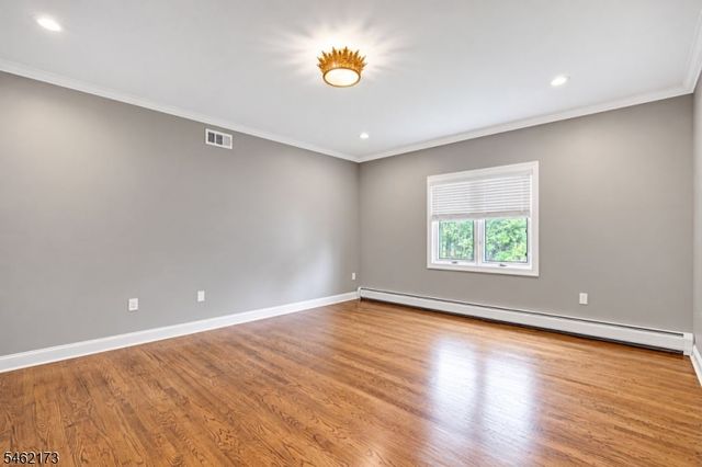 25 Woodbine Rd, Florham Park Boro, NJ 07932