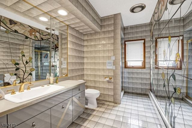 25 Woodbine Rd, Florham Park Boro, NJ 07932