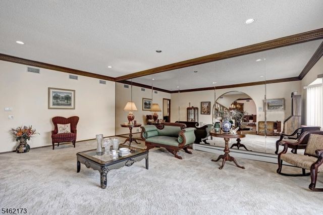 25 Woodbine Rd, Florham Park Boro, NJ 07932
