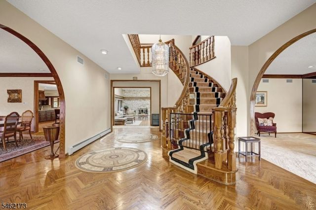 25 Woodbine Rd, Florham Park Boro, NJ 07932