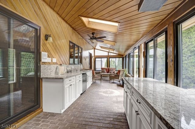 25 Woodbine Rd, Florham Park Boro, NJ 07932