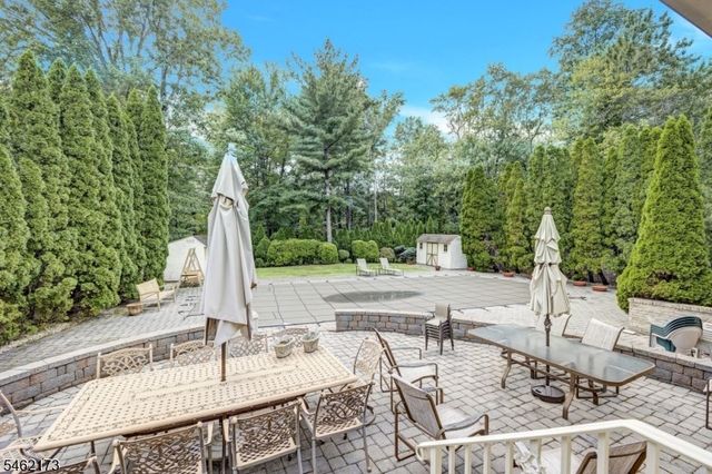 25 Woodbine Rd, Florham Park Boro, NJ 07932