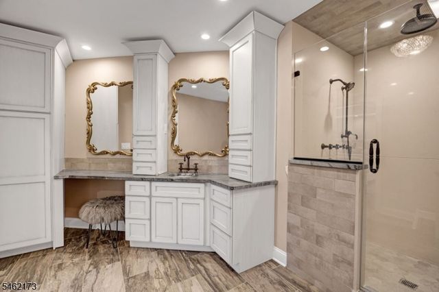 25 Woodbine Rd, Florham Park Boro, NJ 07932