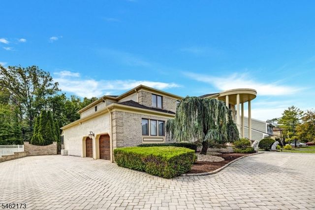 25 Woodbine Rd, Florham Park Boro, NJ 07932