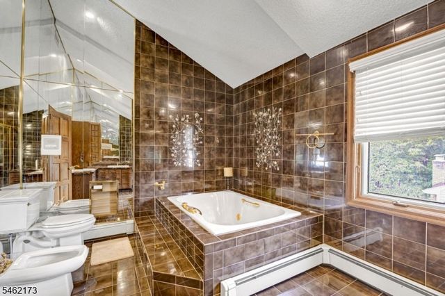 25 Woodbine Rd, Florham Park Boro, NJ 07932