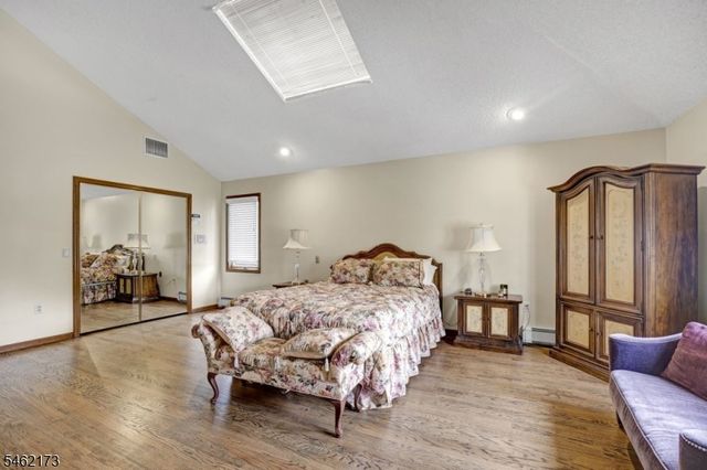 25 Woodbine Rd, Florham Park Boro, NJ 07932