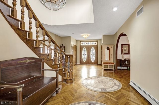 25 Woodbine Rd, Florham Park Boro, NJ 07932