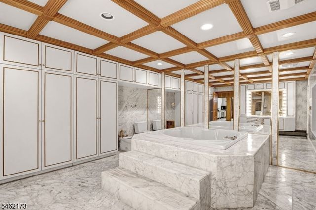 25 Woodbine Rd, Florham Park Boro, NJ 07932
