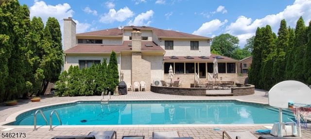 25 Woodbine Rd, Florham Park Boro, NJ 07932