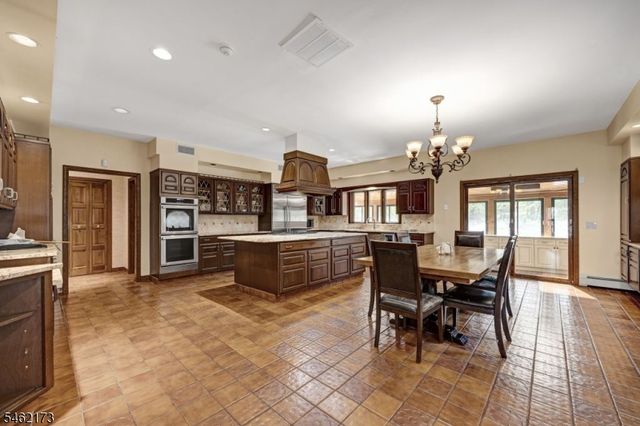 25 Woodbine Rd, Florham Park Boro, NJ 07932