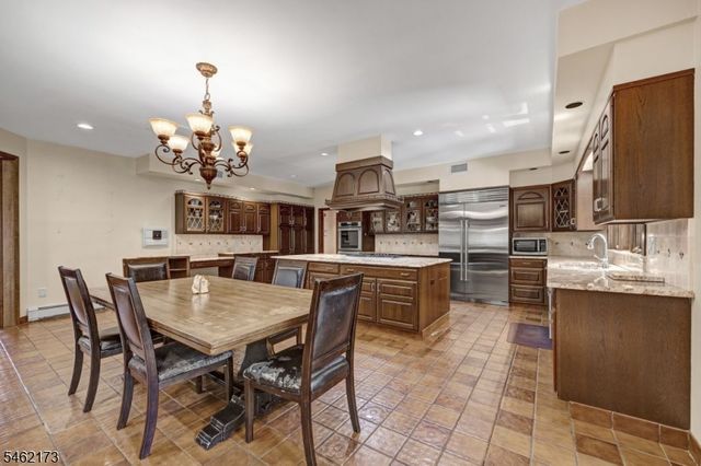 25 Woodbine Rd, Florham Park Boro, NJ 07932