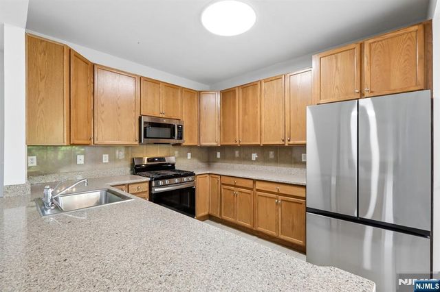 9104 Ravenscroft Road, Clifton, NJ 07013