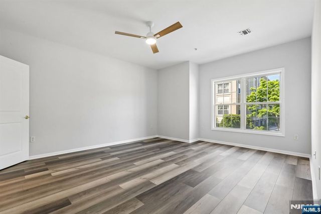 9104 Ravenscroft Road, Clifton, NJ 07013
