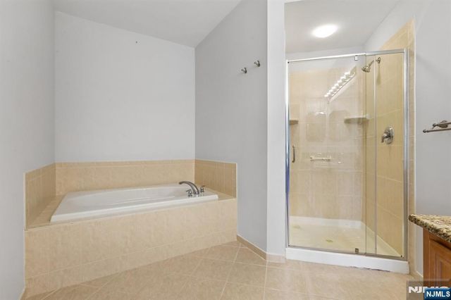 9104 Ravenscroft Road, Clifton, NJ 07013