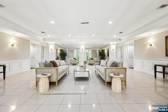 9104 Ravenscroft Road, Clifton, NJ 07013