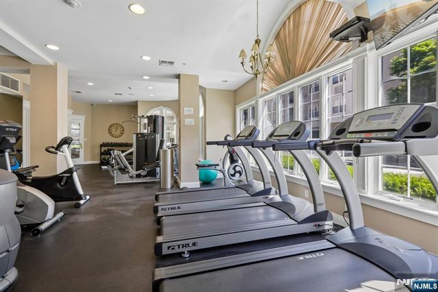 9104 Ravenscroft Road, Clifton, NJ 07013