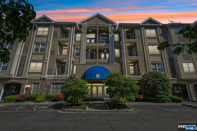 9104 Ravenscroft Road, Clifton, NJ 07013
