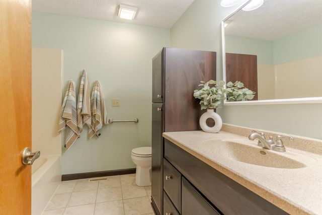 7524 E Blackford Avenue, Evansville, IN 47715