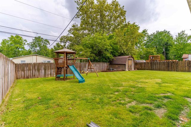 7524 E Blackford Avenue, Evansville, IN 47715