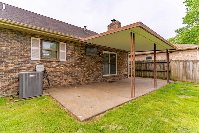 7524 E Blackford Avenue, Evansville, IN 47715