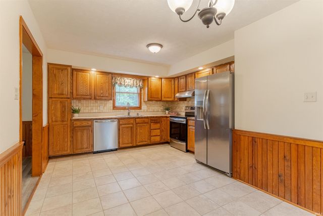 7524 E Blackford Avenue, Evansville, IN 47715