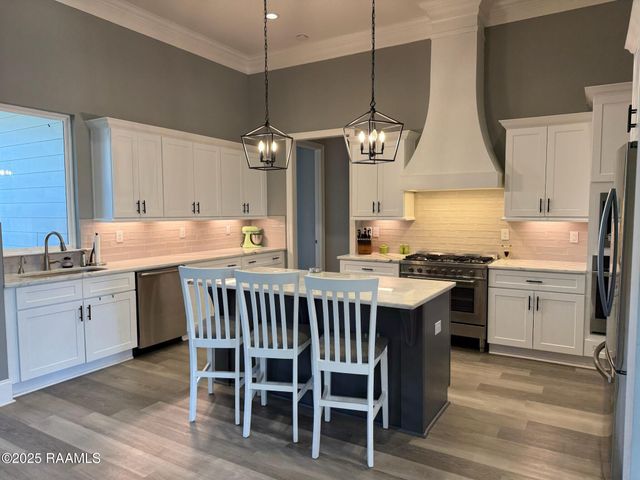 211 Treescape Drive, Lafayette, LA 70508