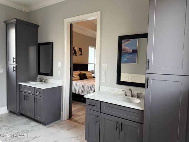 211 Treescape Drive, Lafayette, LA 70508