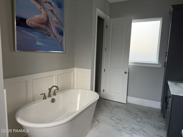 211 Treescape Drive, Lafayette, LA 70508