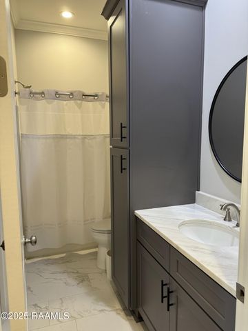 211 Treescape Drive, Lafayette, LA 70508