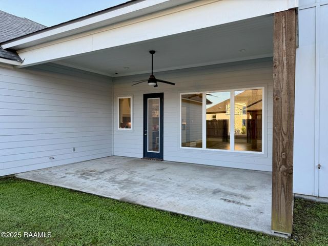 211 Treescape Drive, Lafayette, LA 70508