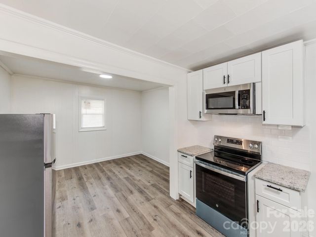 1717 W Davidson Avenue, Gastonia, NC 28052