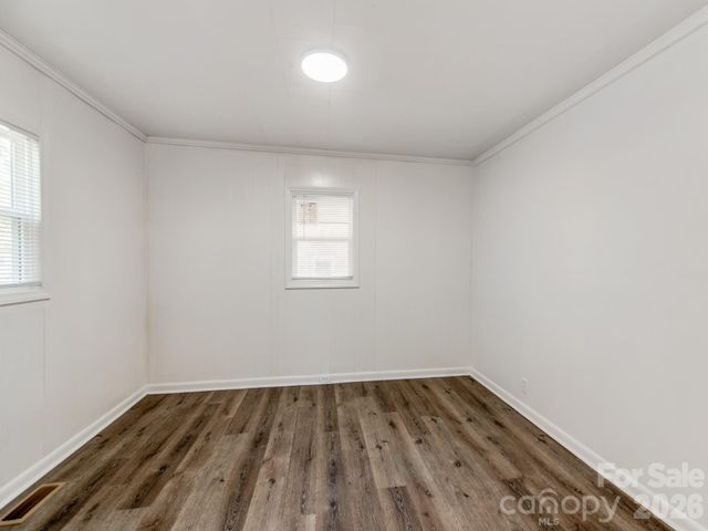 1717 W Davidson Avenue, Gastonia, NC 28052