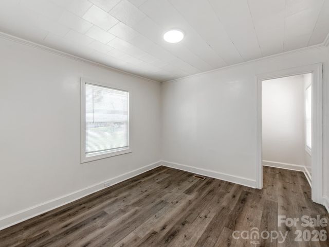 1717 W Davidson Avenue, Gastonia, NC 28052