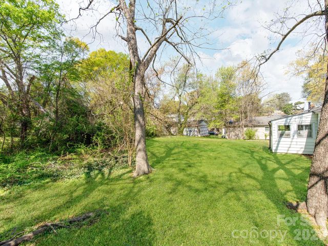 1717 W Davidson Avenue, Gastonia, NC 28052