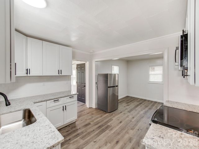 1717 W Davidson Avenue, Gastonia, NC 28052