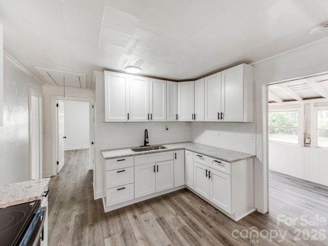 1717 W Davidson Avenue, Gastonia, NC 28052