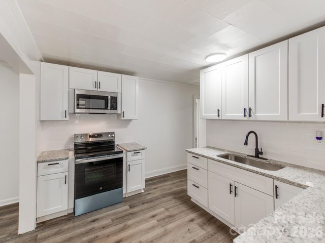 1717 W Davidson Avenue, Gastonia, NC 28052