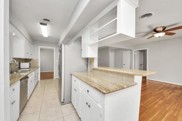 1923 Springrock Lane, Houston, TX 77080