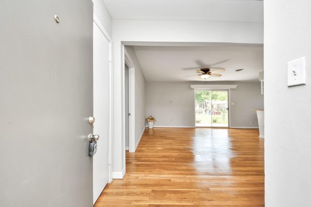 1923 Springrock Lane, Houston, TX 77080