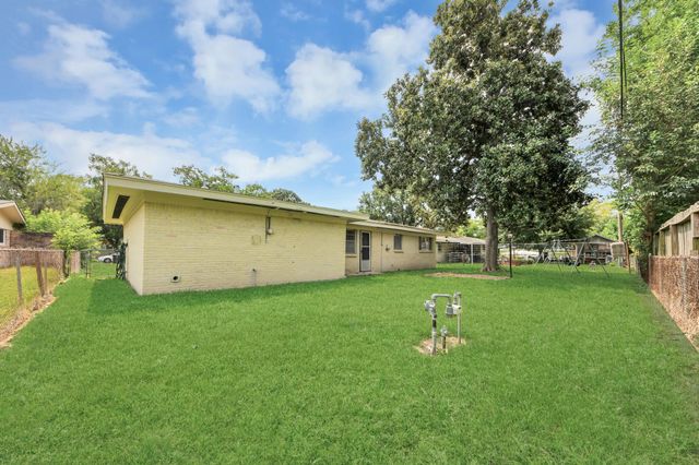 1923 Springrock Lane, Houston, TX 77080